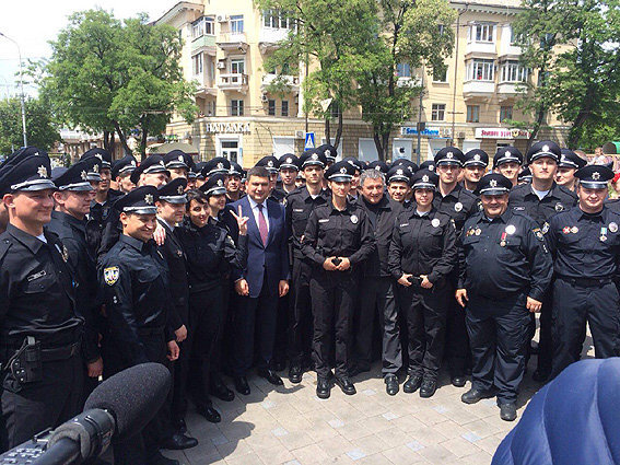 Патрульная полиция в Мариуполе и Владимир Гройсман