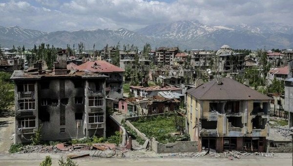 Разрушения на юго-востоке Турции после боев правительственной армии с курдами