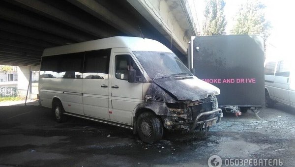 На месте поджога микроавтобуса с водителем в Киеве