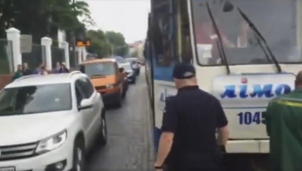 Львовская полиция остановила трамвай, у которого отказали тормоза