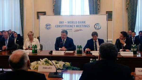 Петр Порошенко участвует в заседании региональной группы МВФ и ВБ