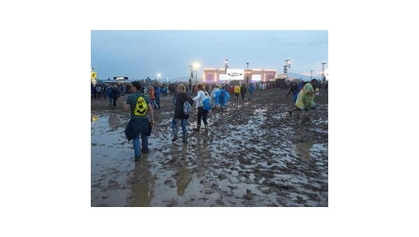 От удара молнии на музыкальном фестивале в ФРГ пострадали 50 человек