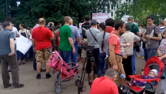 Митинг переселенцев из-за прекращения выплат под Донецкой ОВГА