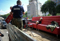 В Киеве демонтировали летнюю площадку кафе Каратель
