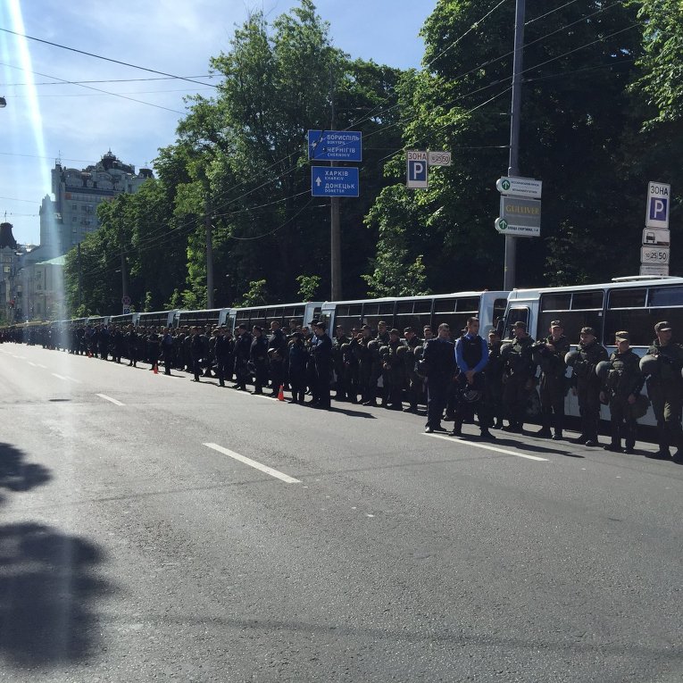 Подготовка к ЛГБТ-маршу в Киеве