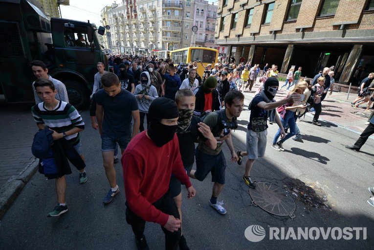 Марш противников ЛГБТ-парада в Киеве