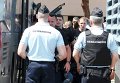 Российские болельщики, около 40 человек, были задержаны на юге Франции с целью не допустить повторения событий в Марселе, заявил министр внутренних дел Бернар Казнев.