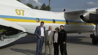 Святослав Цеголко, Юрий Солошенко, Ирина Геращенко и Геннадий Афанасьев в Москве