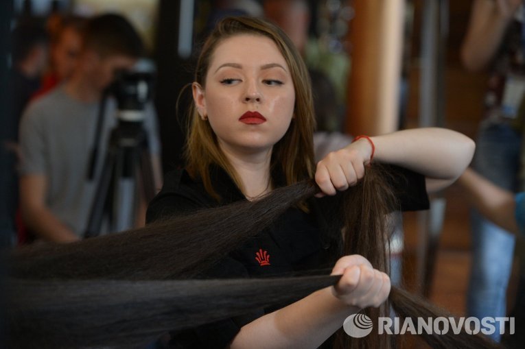 Обладательница самых длинных волос в Украине Кристина Кречкивская