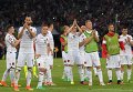 Игроки сборной Албании благодарят своих болельщиков за поддержку в матче группового этапа чемпионата Европы по футболу - 2016 между сборными командами Франции и Албании