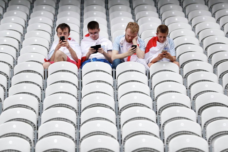 Английские фанаты пред игрой Англия - Уэльс на Евро-2016