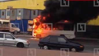 В Санкт-Петербурге взорвалась и сгорела маршрутка, Видео