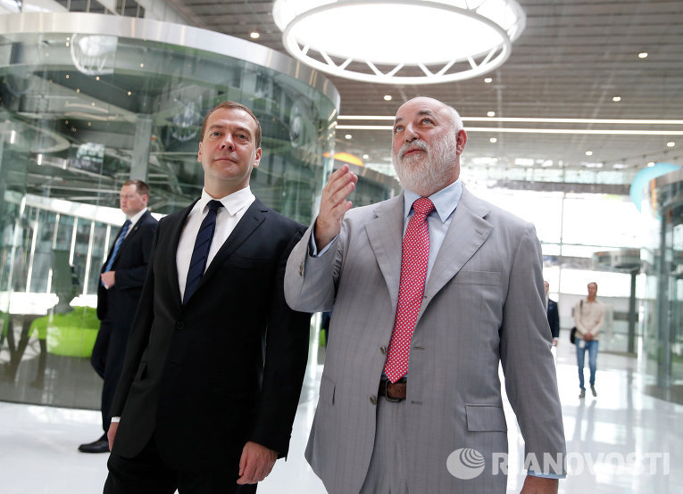 Медведев осмотрел территорию инновационного развития Сколково