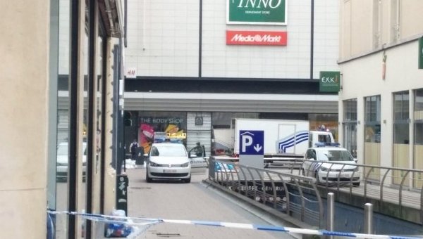 Торговый центр эвакуирован в Брюсселе после информации об угрозе взрыва