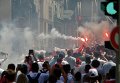 Польские фанаты жгут файеры в Марселе перед матчем между сборными Украины и Польши