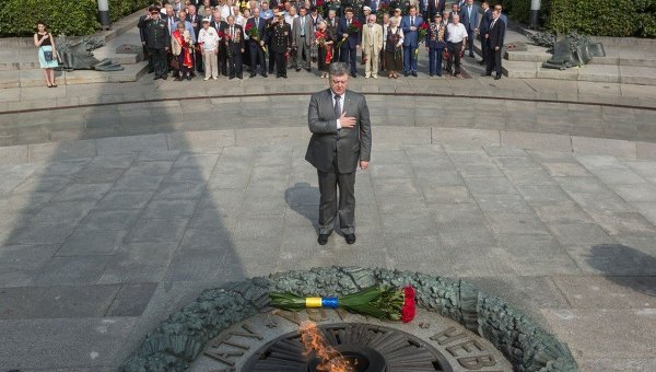 Участие Петра Порошенко в мероприятиях ко Дню скорби и чествования памяти жертв войны в Украине