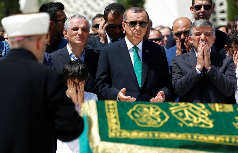 Президент Турции Реджет Тайип Эрдоган и бывший президент Абдулла Гюль