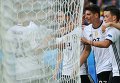 Игроки сборной Германии радуются забитому мячу в матче 1/8 финала чемпионата Европы по футболу - 2016 между сборными командами Германии и Словакии