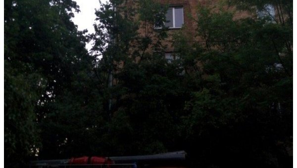 Пожар в пятиэтажке в Киеве