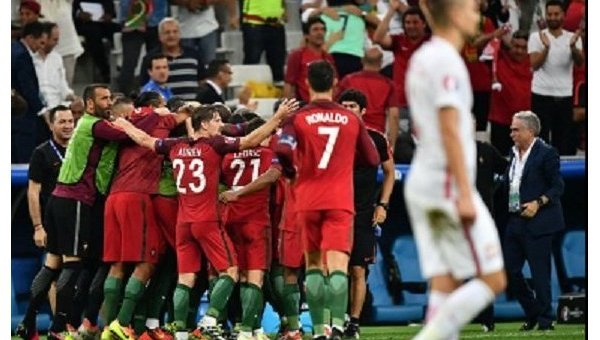 Матч между сборной Польши и сборной Португалии