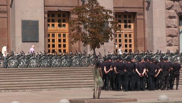Столичная мэрия передала полиции 100 велосипедов