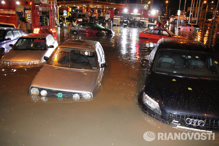Последствия сильного ливня в Ростове-на-Дону