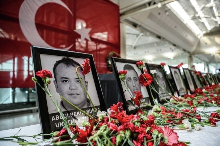 Фото погибших во время теракта в стамбульском аэропорте.
