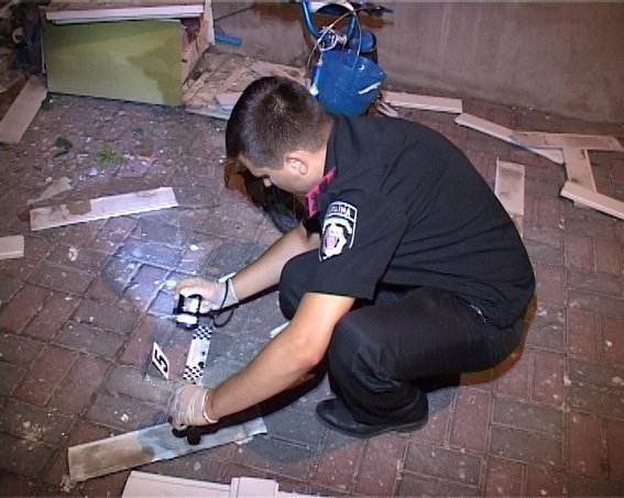 Во двор частного дома в Киеве кинули гранату