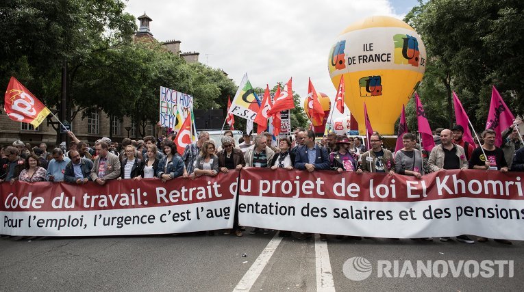 Акция протеста против нового трудового законодательства в Париже