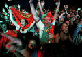 Фанаты сборной Португалии во время матча со сборной Уэльса