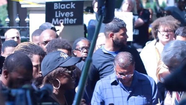 В США протестуют против убийства темнокожих