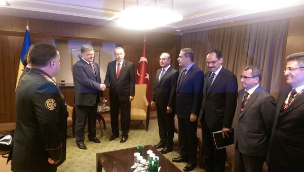 Порошенко и Эрдоган проводят переговоры на полях саммита НАТО в Варшаве
