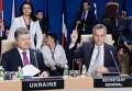 Президент Украины Петр Порошенко (слева) и генеральный секретарь НАТО Йенс Столтенберг на саммите НАТО в Варшаве