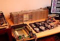 Поляк собрал компьютерный оркестр из 64 дисководов, 8 HD и 2 сканеров. Видео