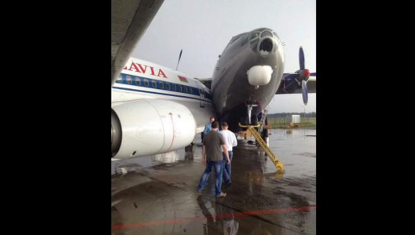 Столкновение самолетов в аэропорту Минска