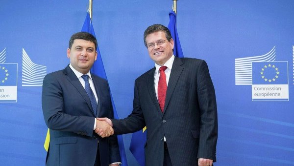 Вице-президент Еврокомиссии по энергосоюзу Марош Шефчович и премьер-министр Украины Владимир Гройсман