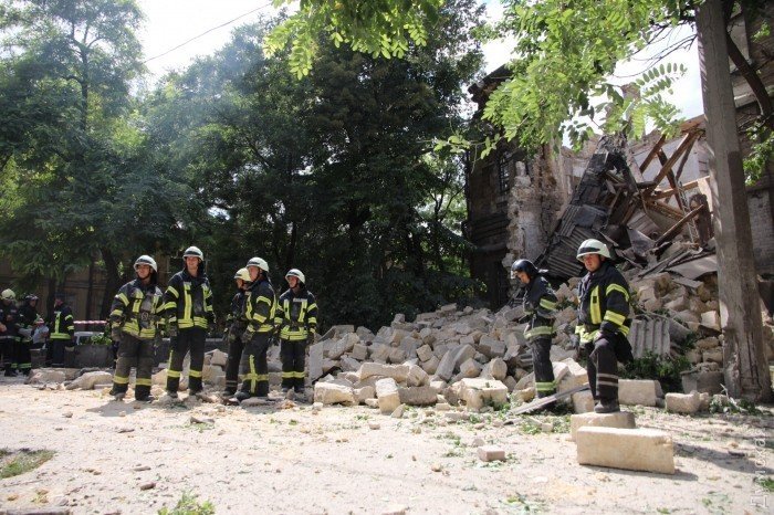Спасательные работы на месте обрушения Масонского дома в Одессе