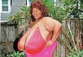 Женщина с самой гигантской грудью в мире