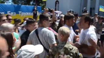 Появилось видео нападения на Савченко в Одессе. Видео