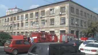 В Харькове горит здание апелляционного суда