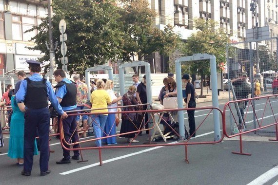 Металлодетекторы на Крещатике в Киеве 27 июля