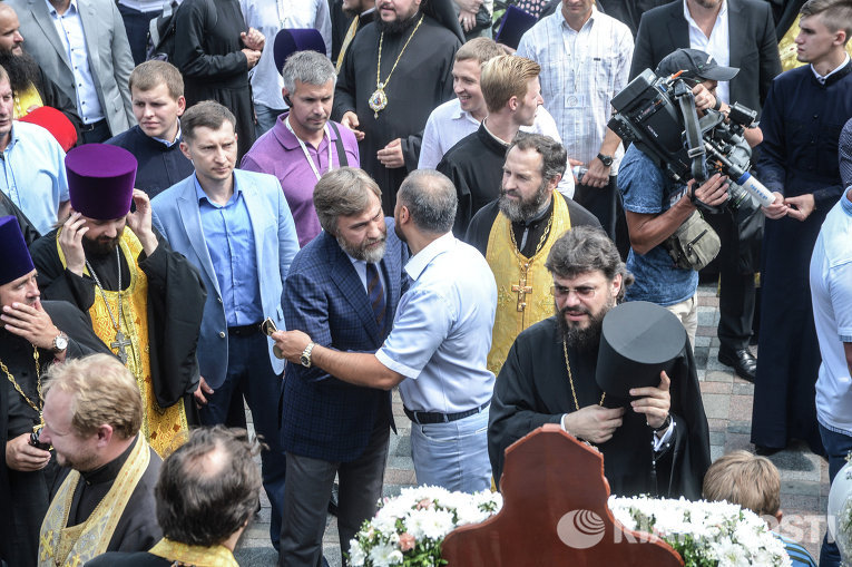 Вадим Новинский во время Крестного хода в Киеве