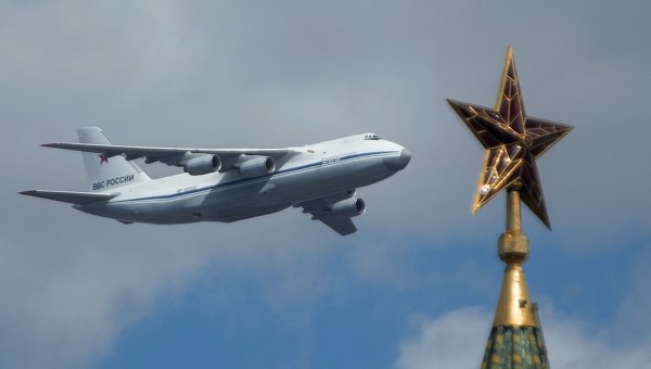 Самолет АН-124-100. Архивное фото