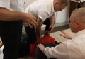 Охрана скрутила парня в киевском ТРЦ