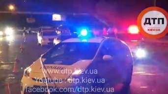 ДТП в Киеве.Пьяный водитель сбил двух патрульных полицейских. Видео