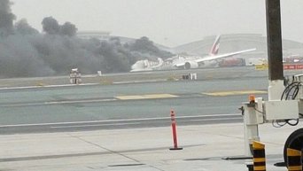 Самолет авиакомпании Emirates Airlines совершил аварийную посадку в аэропорту Дубая.