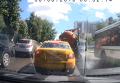 В Москве прорвало грузовик с нечистотами
