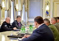 Президент Петр Порошенко и Александр Турчинов на встрече с руководителями служб безопасности Украины из-за ситуации в Крыму