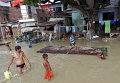 Затопленные берега реки Ганга после сильных дождей в Аллахабаде, Индия