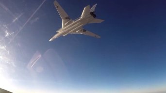 Бомбардировщики ВКС РФ уничтожили 6 крупных складов ИГ в Сирии. Видео